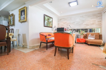 บ้านเดี่ยวทำเลโชคชัย 4 ซอย 56 หลังใหญ่พร้อมอยู่ เนื้อที่ 101 ตร.ว. พร้อมฟังก์ชันที่เหนือกว่าด้วย 5 ห้องนอน 5 ห้องน้ำ ต่อเติมเต็มทั้งหลัง บนทำเลสุดโดดเด่น! พร้อมเชื่อมต่อหลายเส้นทาง ใจกลางแหล่ง Community Mall ชั้นนำมากมาย ใกล้รถไฟฟ้าสายสีเหลือง "โชคชัย4" และทางด่วน "ฉลองรัช"